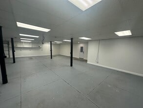 300 W Joliet St, Ottawa, IL for lease Interior Photo- Image 2 of 6
