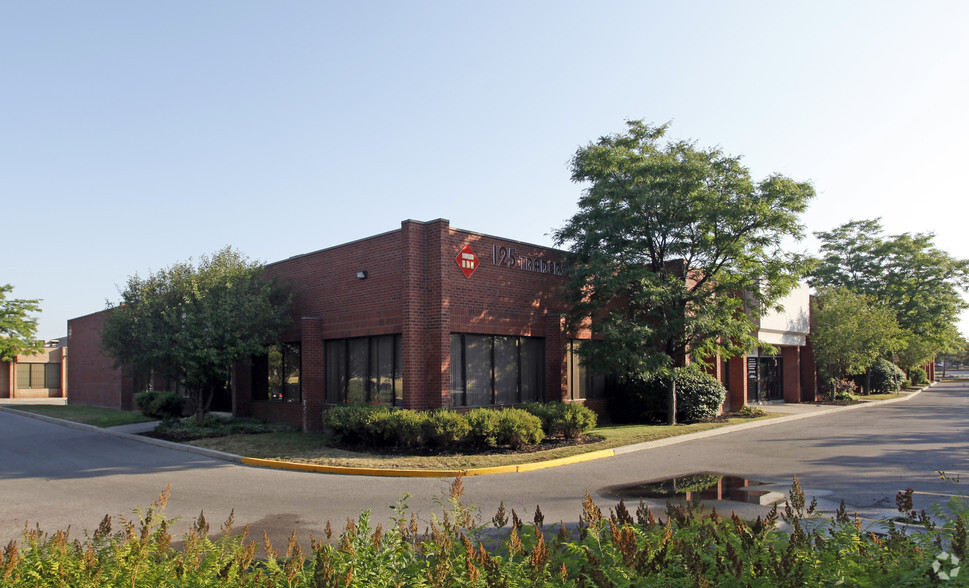 125 Traders Blvd E, Mississauga, ON for lease - Primary Photo - Image 1 of 4