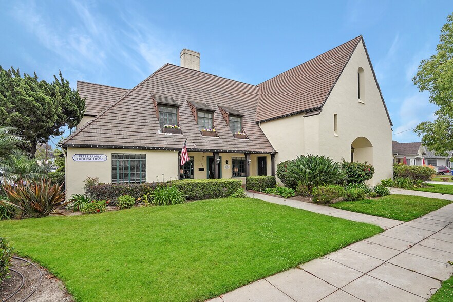 738 E Santa Paula St, Santa Paula, CA for sale - Building Photo - Image 1 of 13