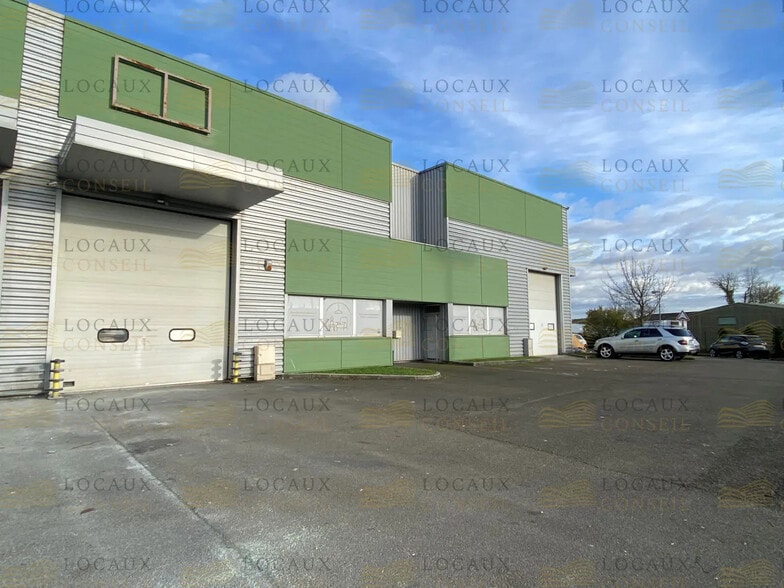 Flex in Saint-Brice-sous-Forêt for lease - Building Photo - Image 3 of 10