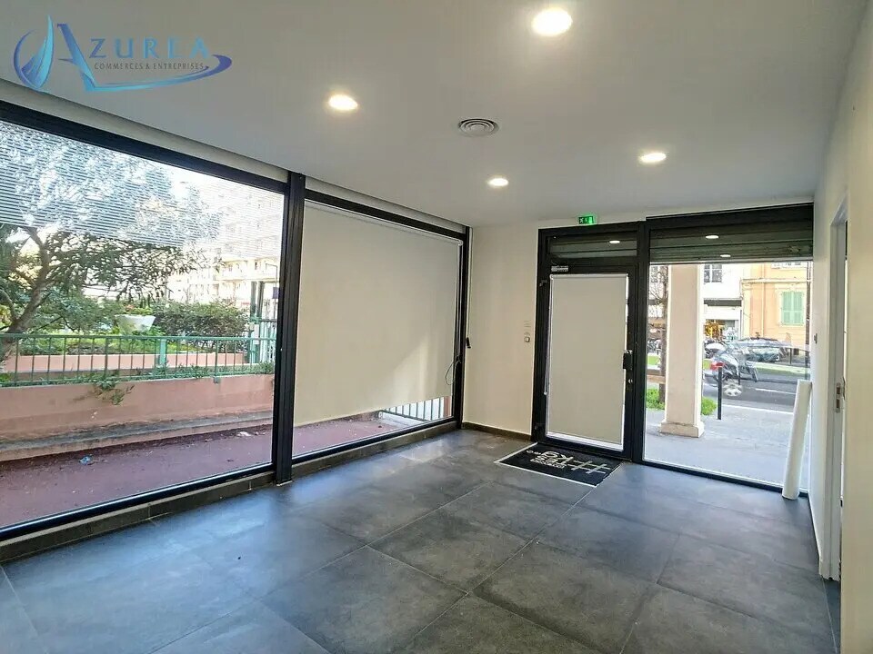 Retail in Nice for sale Lobby- Image 1 of 8