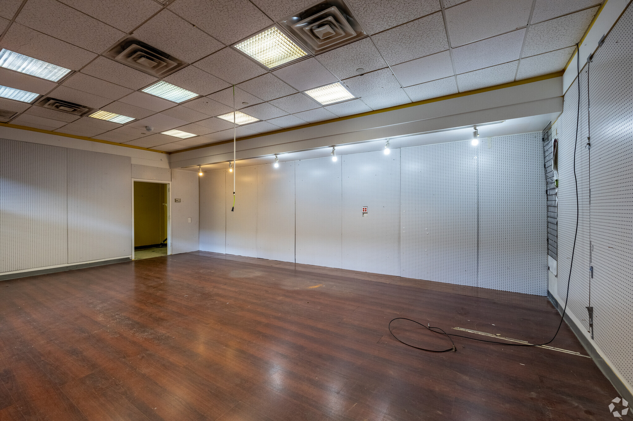 10000 California St, Omaha, NE for lease Interior Photo- Image 1 of 3