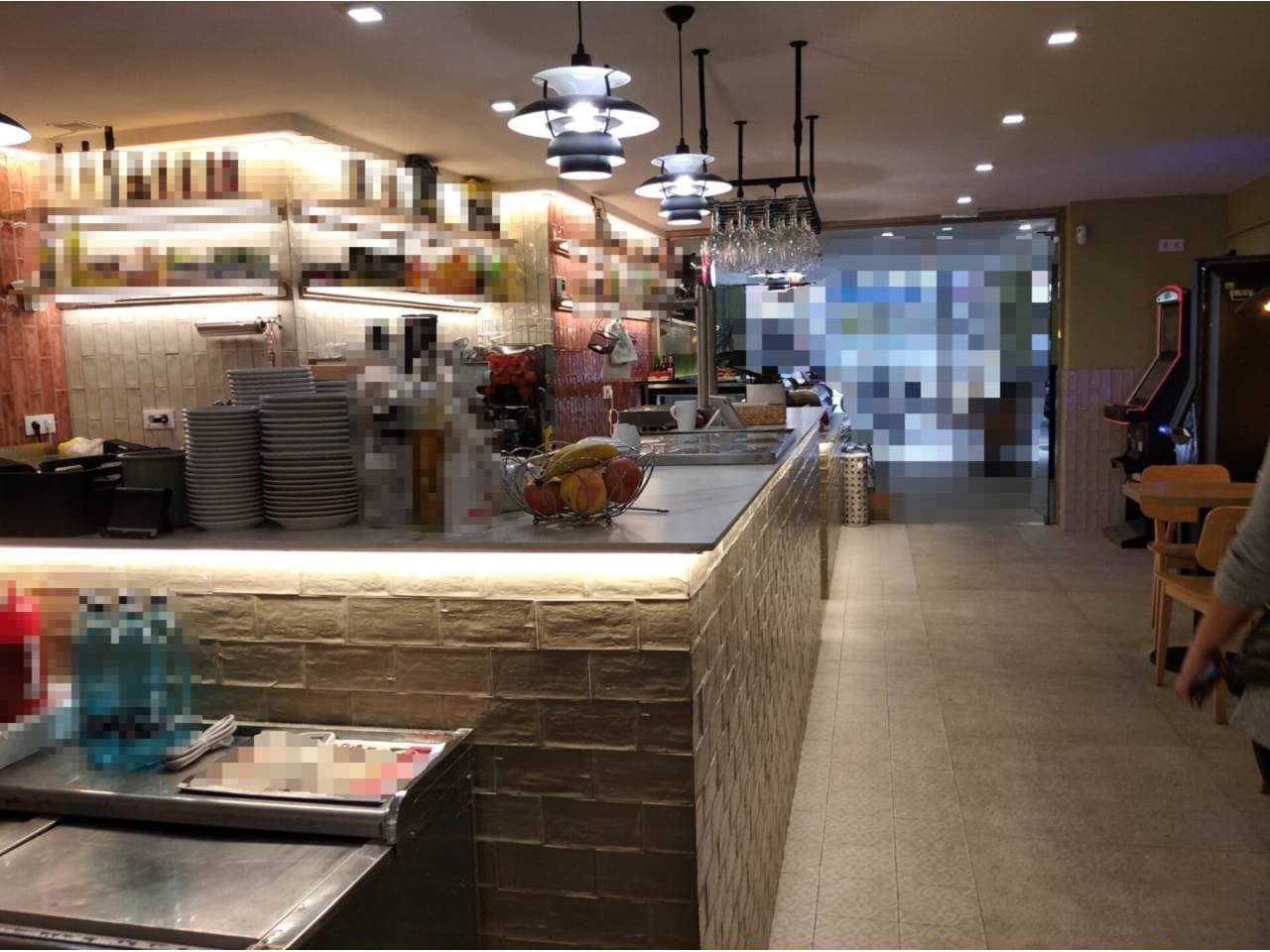 Retail in Barcelona, Barcelona for lease Interior Photo- Image 1 of 2