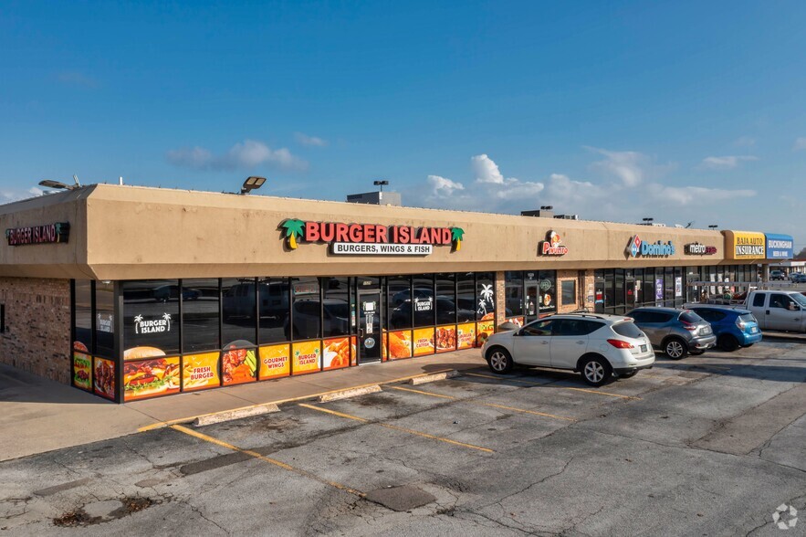 1413-1529 W Buckingham Rd, Garland, TX for lease - Building Photo - Image 3 of 12