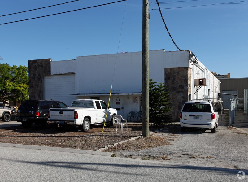 711 E Seminole Ave, Melbourne, FL for sale - Primary Photo - Image 1 of 14