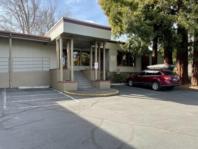 933 Siskiyou Blvd, Ashland, OR for sale - Primary Photo - Image 1 of 1