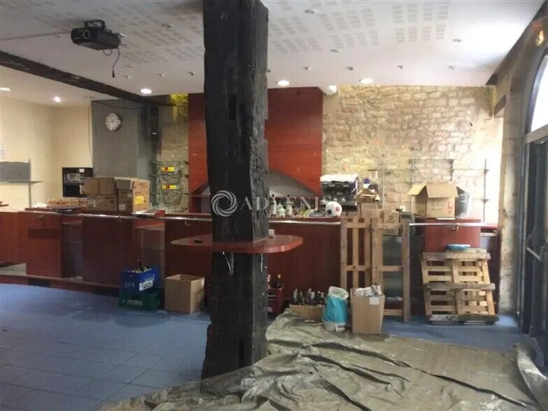Retail in Périgueux for sale - Interior Photo - Image 3 of 10