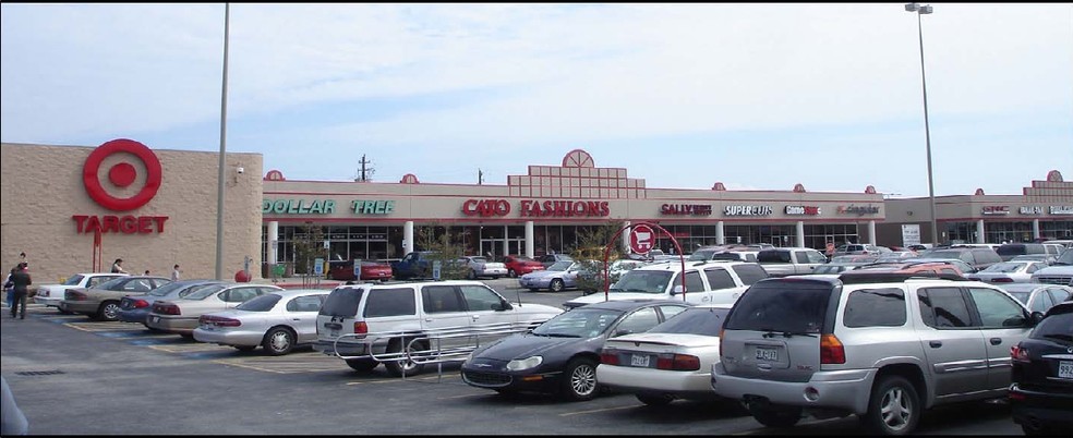 4506 Garth Rd, Baytown, TX for lease - Building Photo - Image 2 of 4