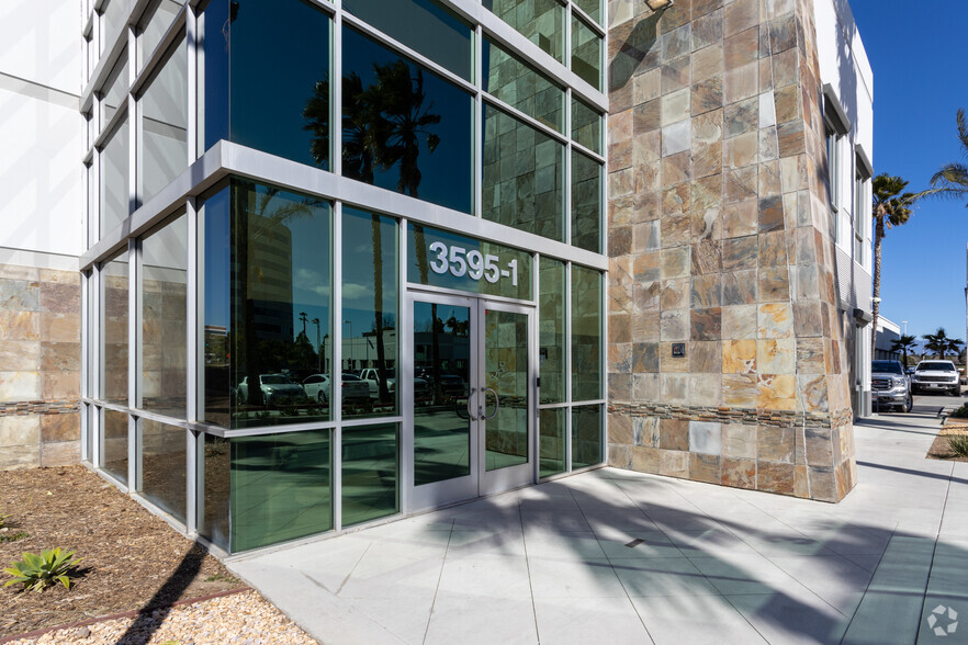 3595 Inland Empire Blvd, Ontario, CA for lease - Building Photo - Image 3 of 5