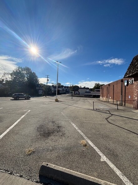 262 Connellsville St, Uniontown, PA for sale - Building Photo - Image 3 of 8