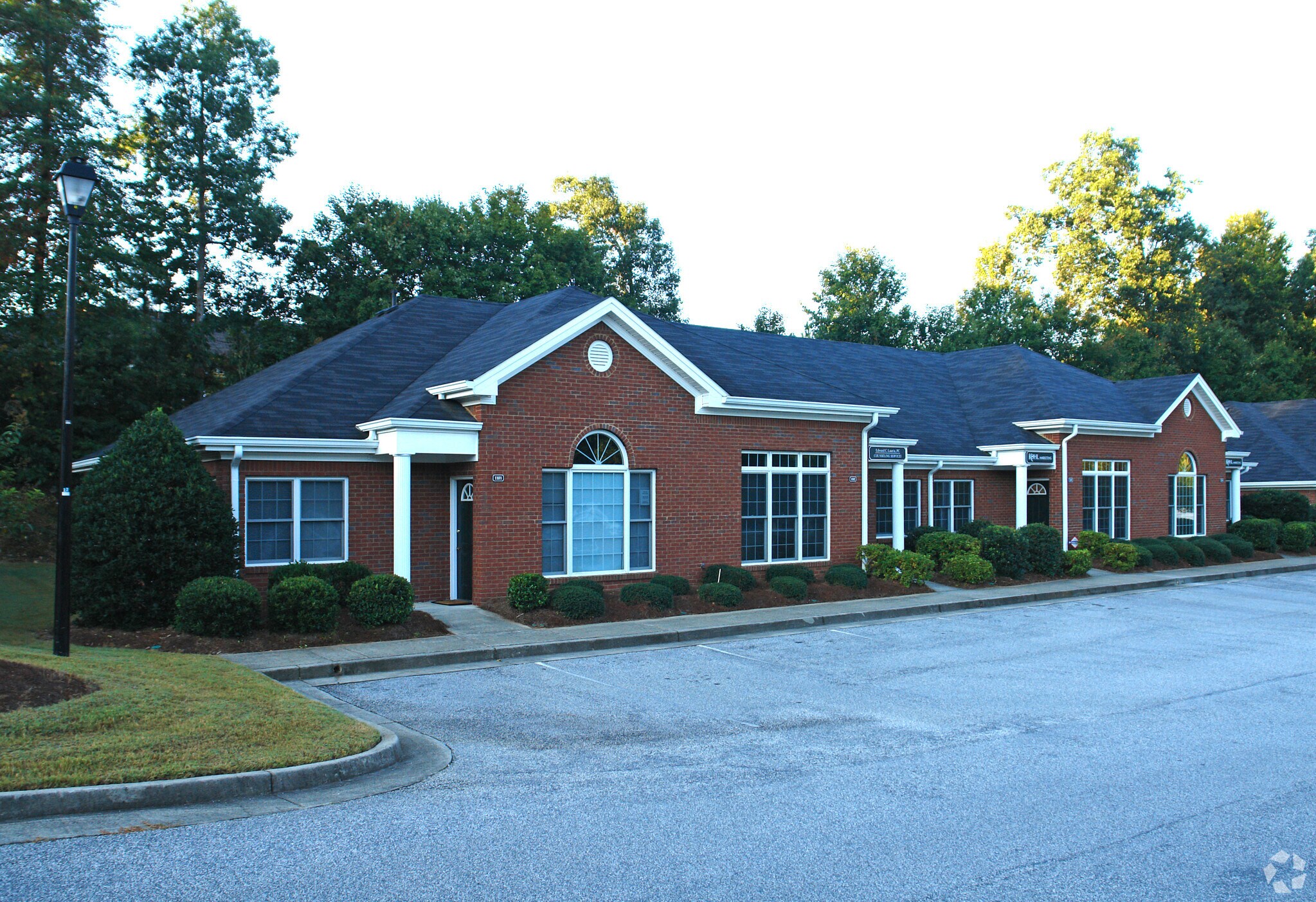 1101-1104 Bombay Ln, Roswell, GA for sale Primary Photo- Image 1 of 1