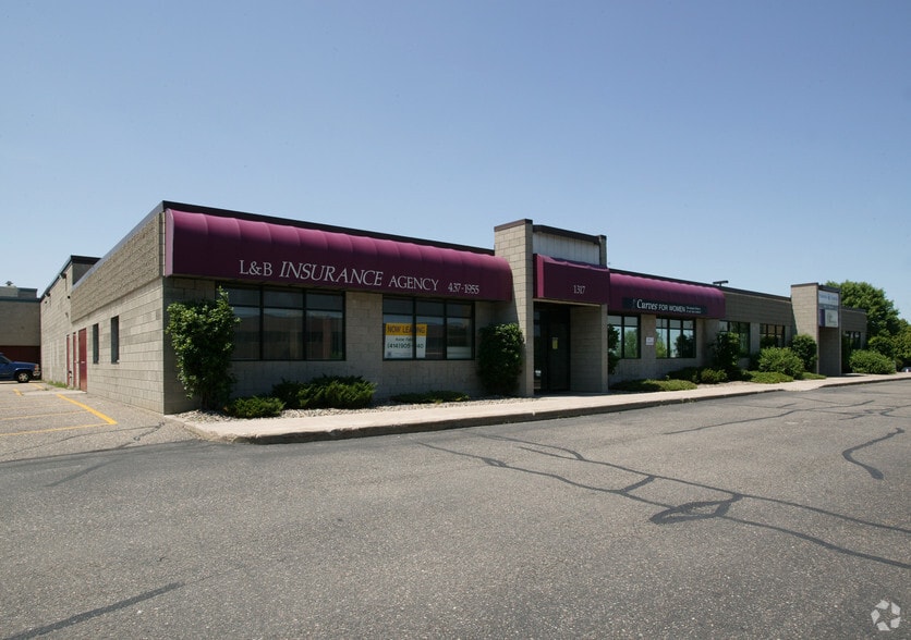 1313-1325 S Frontage Rd, Hastings, MN for lease - Building Photo - Image 2 of 4
