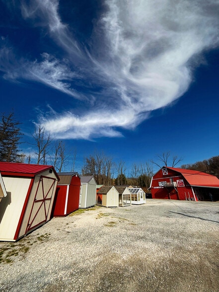 2040 Robert C Byrd Dr, Beckley, WV for sale - Building Photo - Image 2 of 23