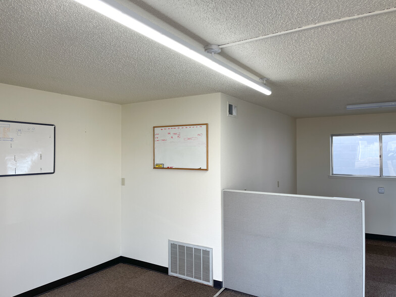 710 S Oregon St, Ontario, OR for lease - Building Photo - Image 3 of 12