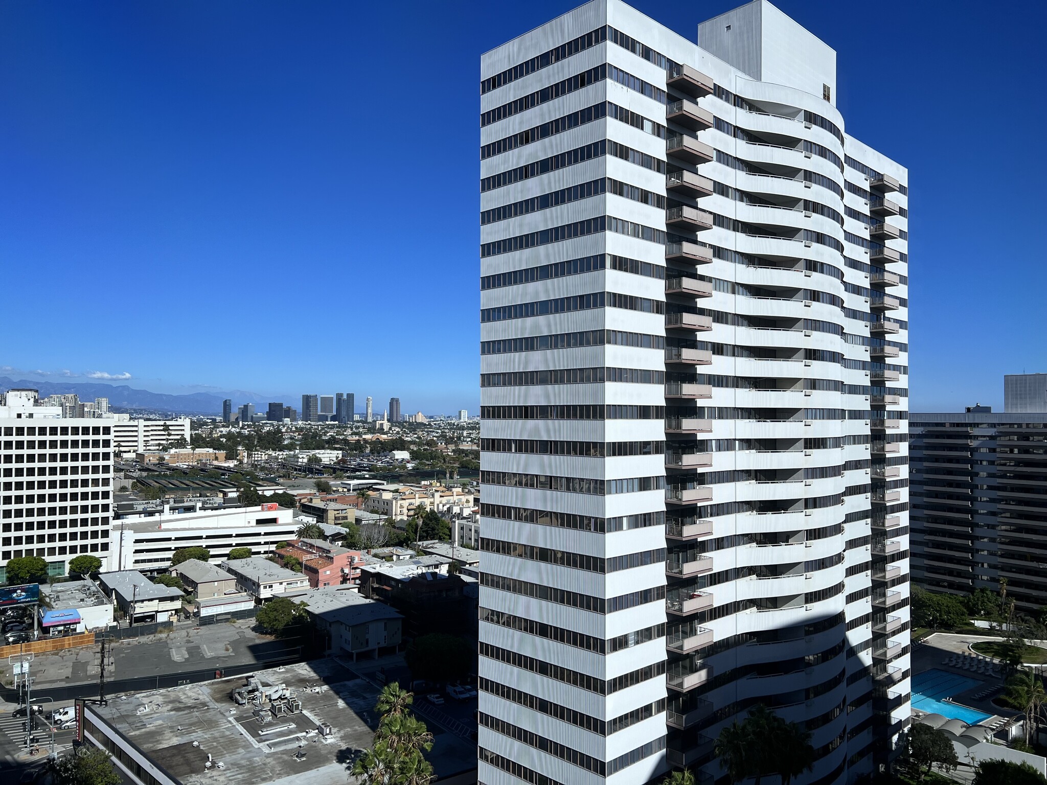 11755 Wilshire Blvd, Los Angeles, CA for lease Building Photo- Image 1 of 4