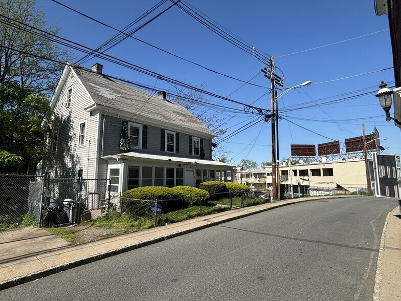 15 Clinton Pl, Morristown, NJ for sale - Building Photo - Image 2 of 3