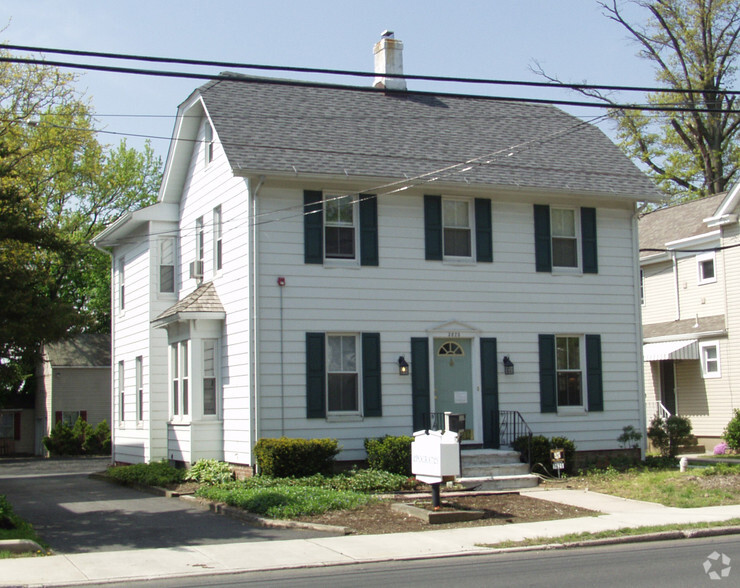 3625 Nottingham Way, Hamilton, NJ for sale - Primary Photo - Image 1 of 1