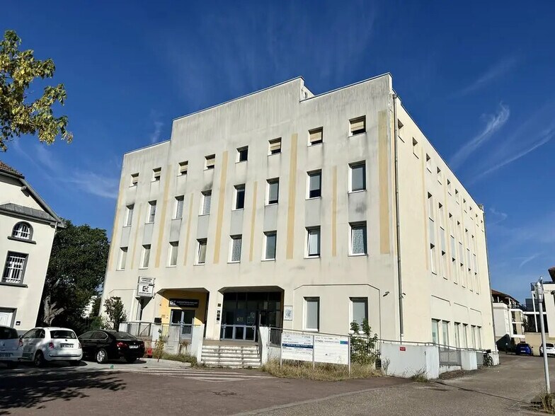 Office in Moulins-lès-Metz for sale - Building Photo - Image 1 of 12