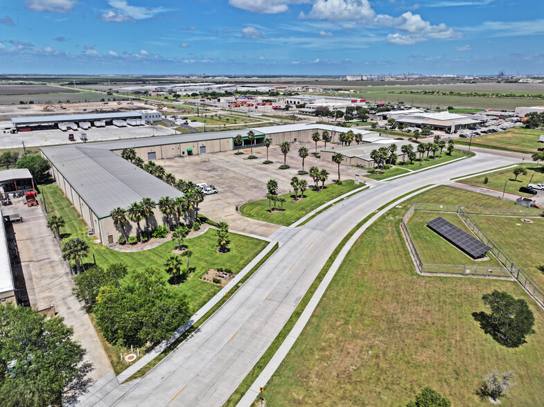 5655 Bear Ln, Corpus Christi, TX for lease - Building Photo - Image 1 of 9