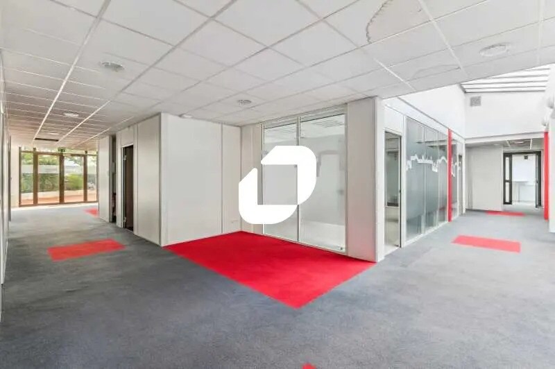 Office in Courbevoie for sale - Building Photo - Image 1 of 14