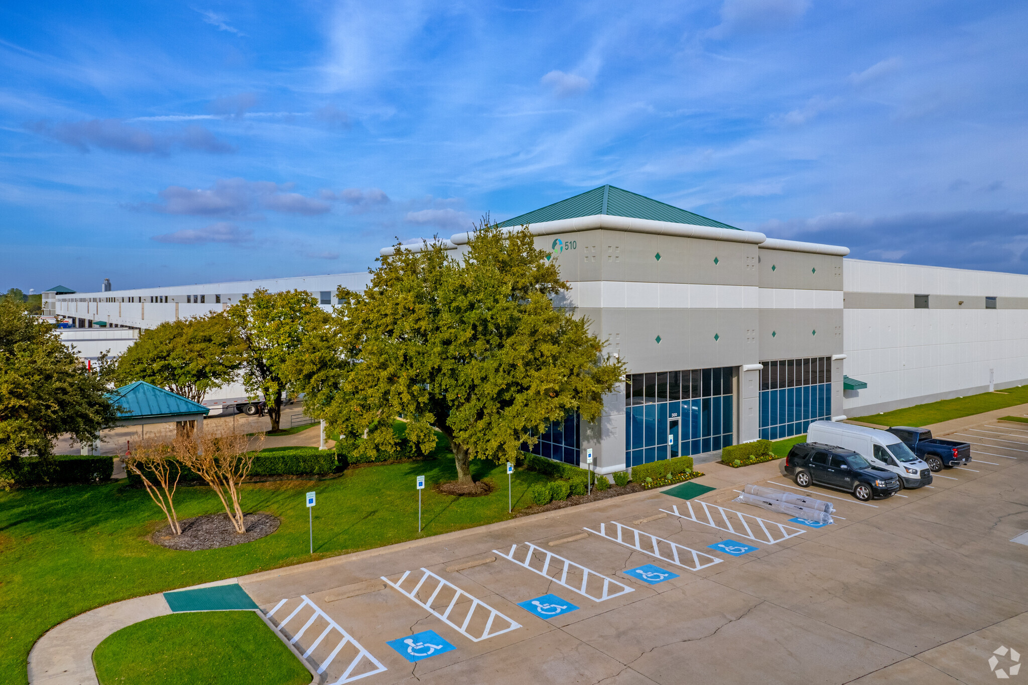 510 W Trinity Blvd, Grand Prairie, TX for sale Primary Photo- Image 1 of 1