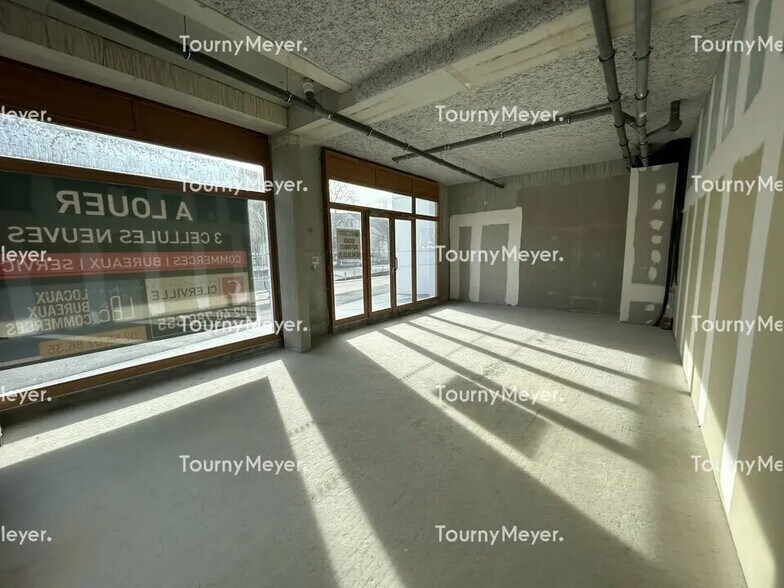 Office in Nantes for lease - Interior Photo - Image 3 of 5