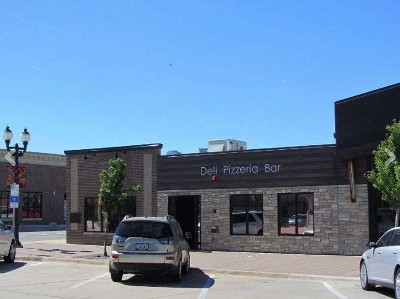 421 Main St, Cedar Falls, IA for sale - Primary Photo - Image 1 of 1