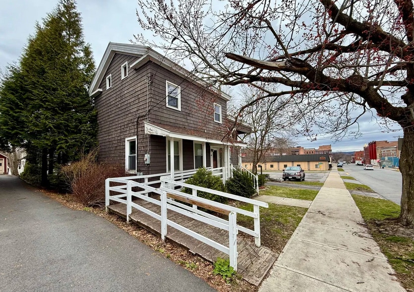 41 S Perry St, Johnstown, NY for sale - Building Photo - Image 3 of 25