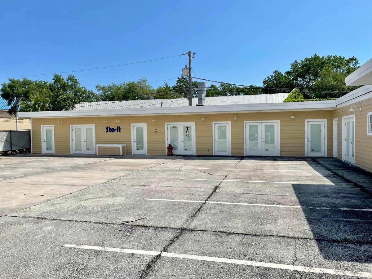 1872 Commerce Ave, Vero Beach, FL 32960 CLIMATE CONTROLLED STORAGE