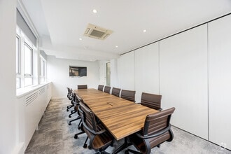 11 Hills Pl, London for lease Interior Photo- Image 2 of 20