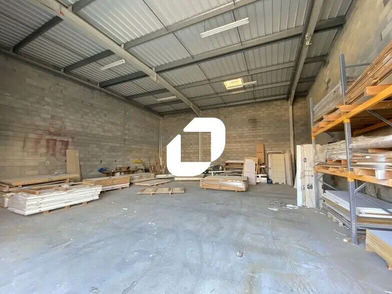 Flex in Sète for lease - Interior Photo - Image 3 of 6