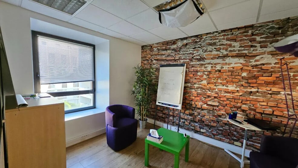 Office in Grenoble for sale - Interior Photo - Image 3 of 7