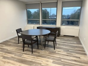 99 W Hawthorne Ave, Valley Stream, NY for lease Interior Photo- Image 2 of 6