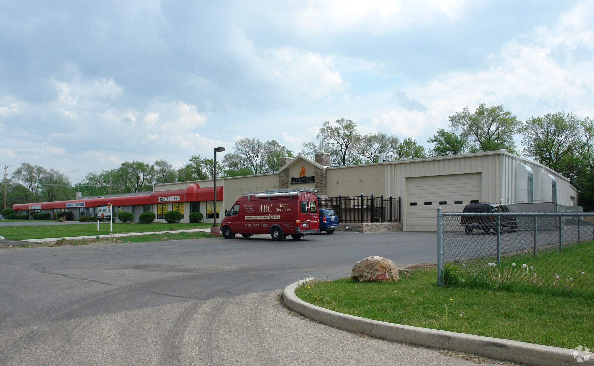 7107-7109 Pingree Rd, Crystal Lake, IL for sale Primary Photo- Image 1 of 1