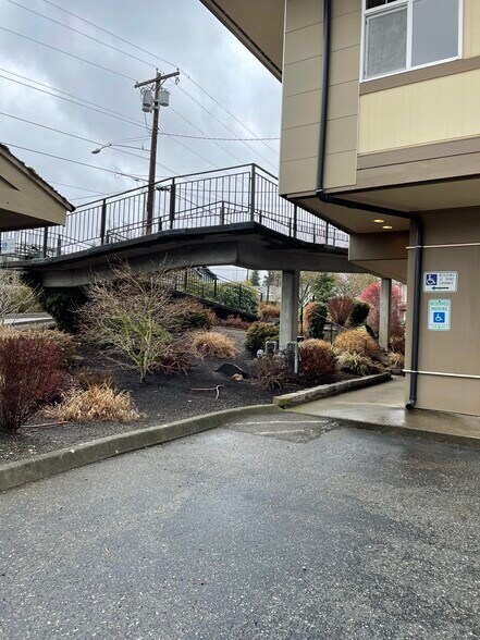 7907 212th St SW, Edmonds, WA for lease - Building Photo - Image 1 of 9