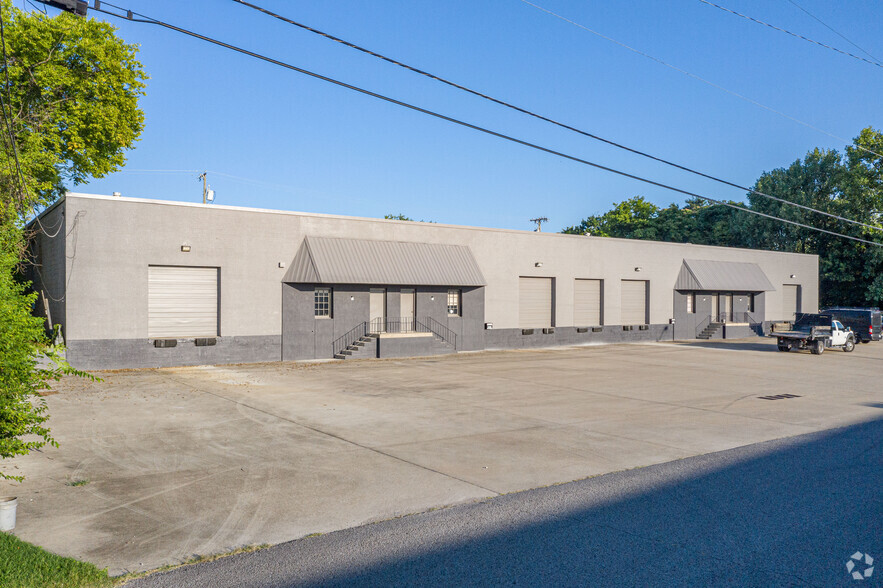 2111 Utopia Ave, Nashville, TN for lease - Primary Photo - Image 1 of 4