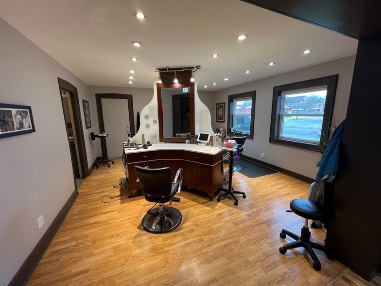 200 W Washington St, Greenville, MI for sale - Building Photo - Image 3 of 6