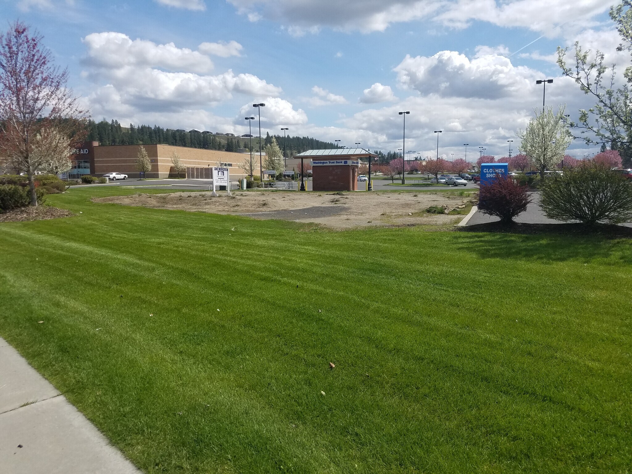 9015 N Indian Trail Rd, Spokane, WA 99208