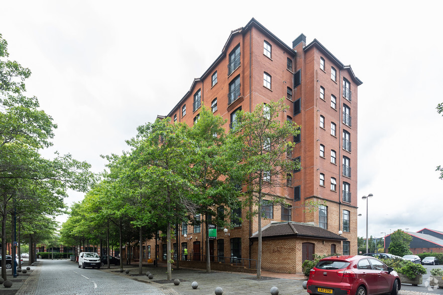 12 Clarendon Quay, Belfast for lease - Building Photo - Image 1 of 6