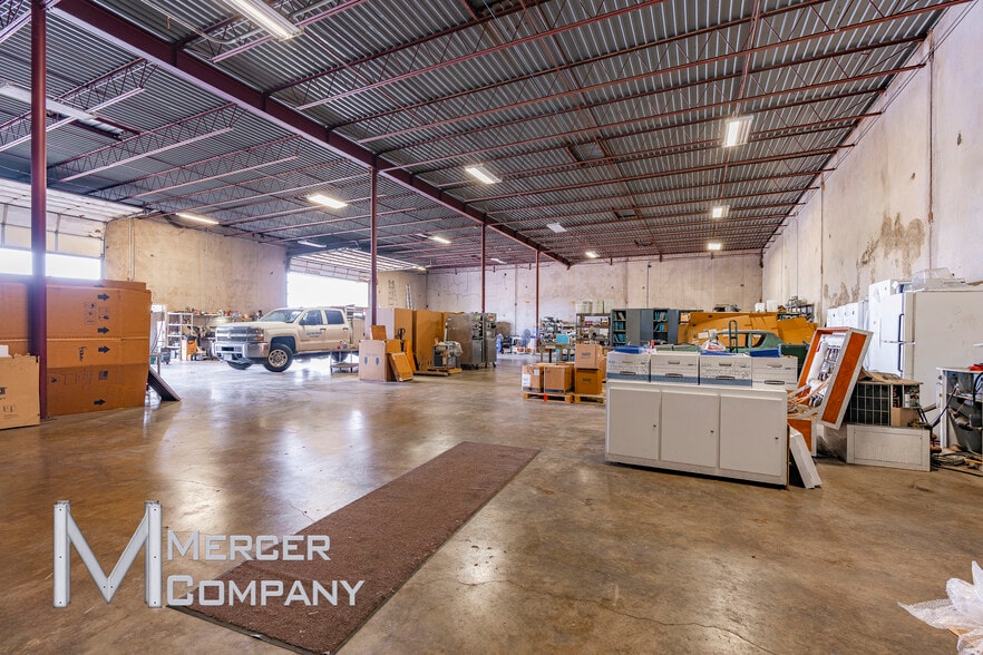 435 West Fork Dr, Arlington, TX for sale - Interior Photo - Image 3 of 5