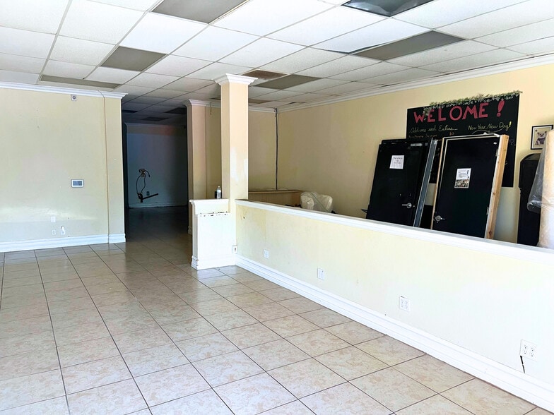 17139-17159 Grand Ave, Lake Elsinore, CA for lease - Building Photo - Image 3 of 4