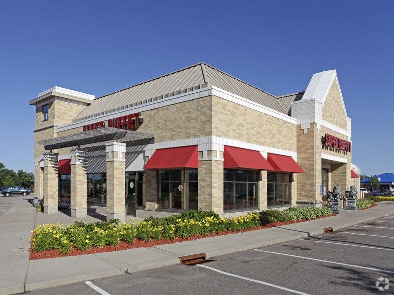 104-114 Pioneer Trl, Chaska, MN for sale - Primary Photo - Image 1 of 8