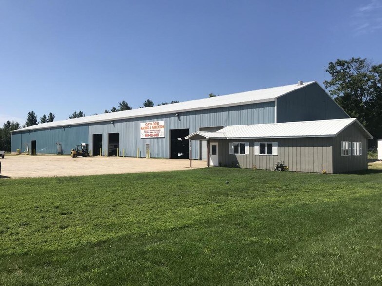 2758 Dickerson Rd, Gaylord, MI for sale - Building Photo - Image 1 of 1