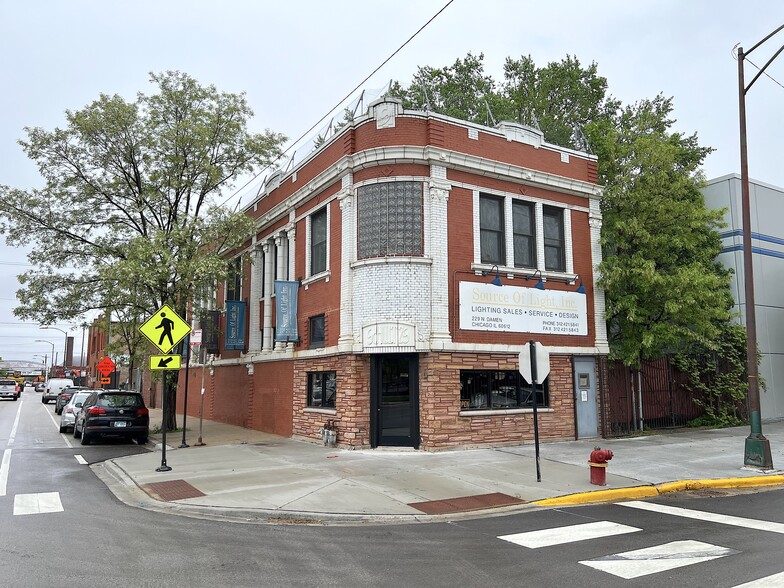 229 N Damen Ave, Chicago, IL for lease - Building Photo - Image 1 of 14