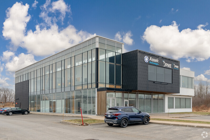 4820 Rue De La Pascaline, Lévis, QC for lease - Primary Photo - Image 1 of 5