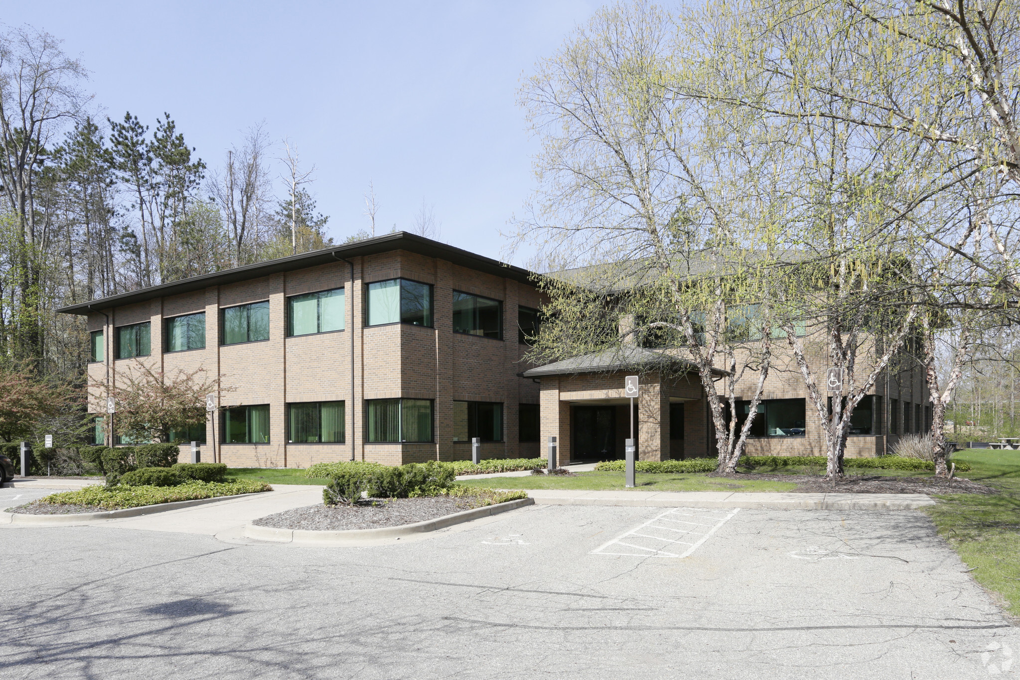 3333 N Evergreen Dr NE, Grand Rapids, MI for sale Building Photo- Image 1 of 1