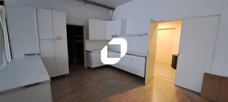 Flex in Montreuil for sale - Interior Photo - Image 3 of 4