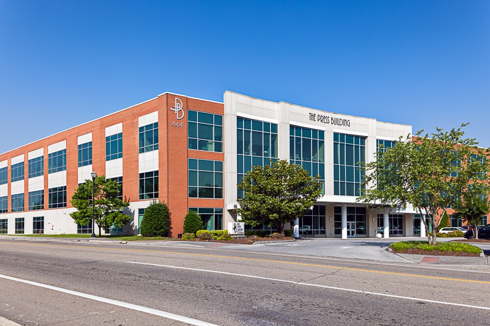 400-444 Clinchfield St, Kingsport, TN for lease Building Photo- Image 1 of 3