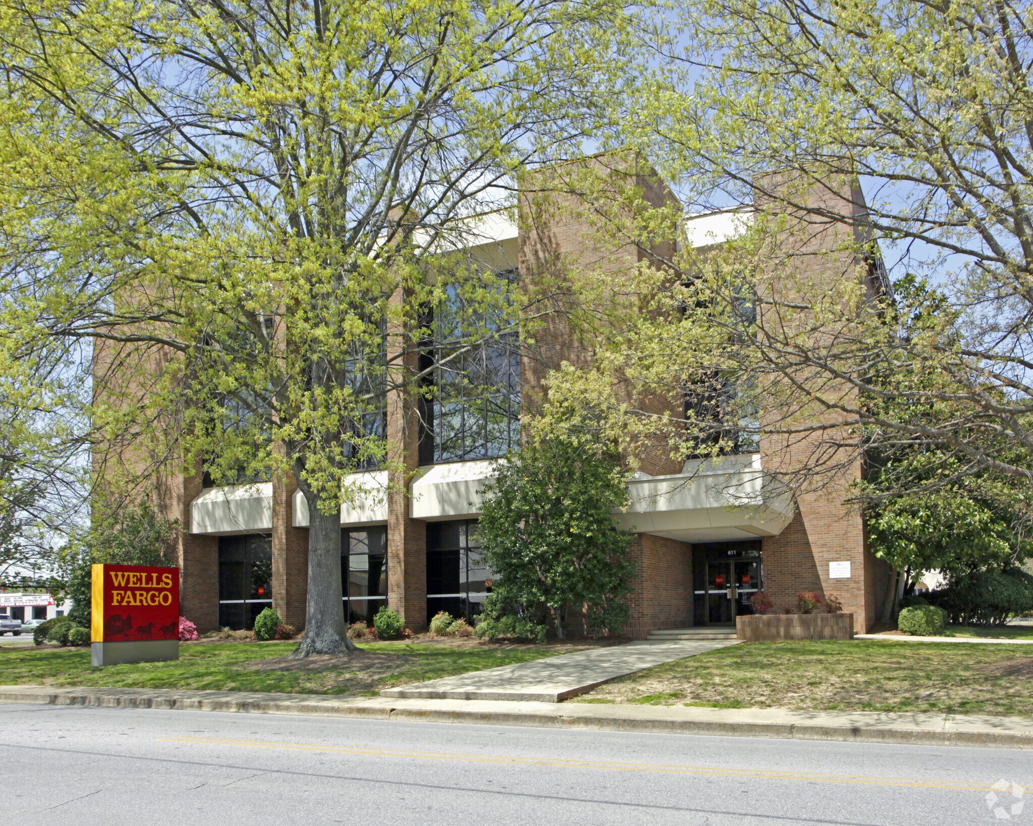 611 Chestnut St Nw, Hartselle, AL for sale Primary Photo- Image 1 of 1