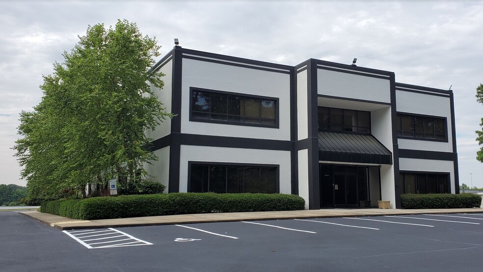 3000 Croasdaile Dr, Durham, NC for lease - Building Photo - Image 1 of 6